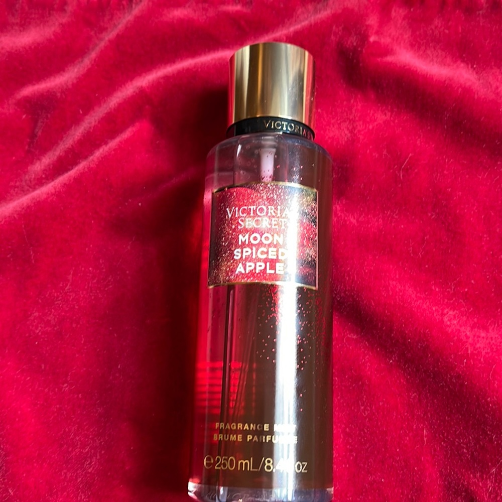 Victoria’s Secret Moon spiced Apple body spray